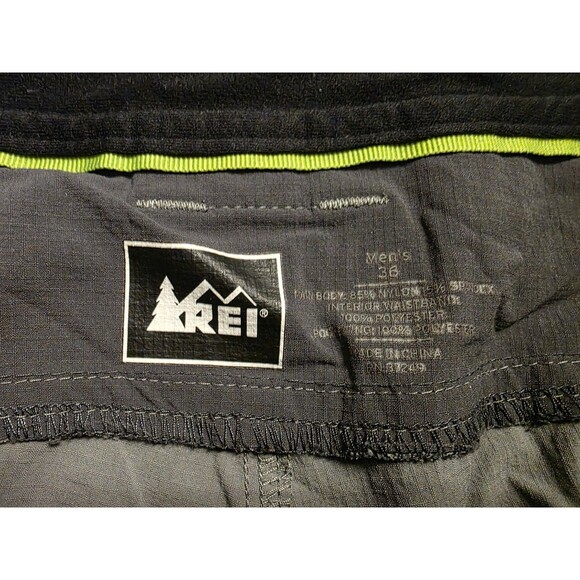 REI Grey and Black Nylon Shorts Hiking Camping Outdoors Men’s 36 - Picture 5 of 5